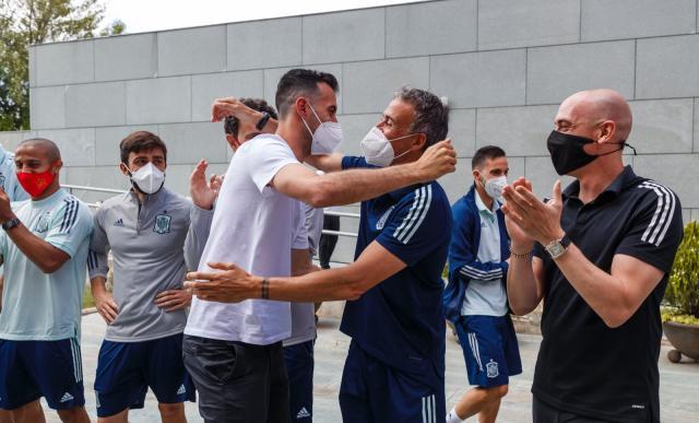 PC28-布斯克茨康复归队报到 西班牙队全员热烈欢迎